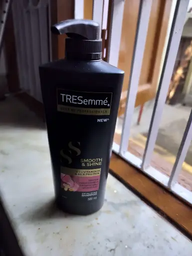 tresemme smooth and shine shampoo